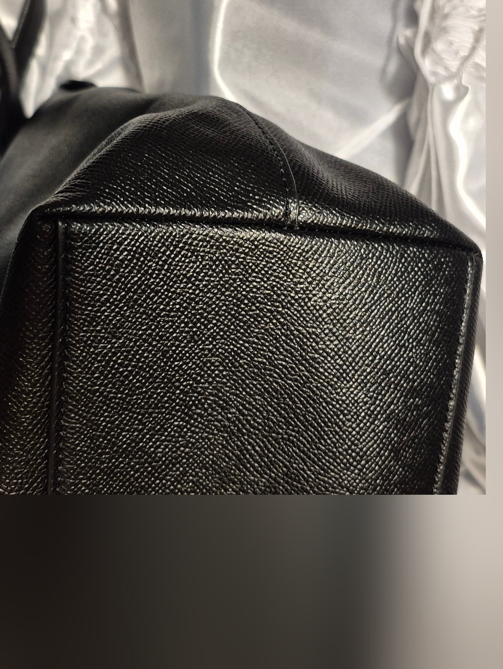 Coach Gallery Tote Black - Picture 3 of 6